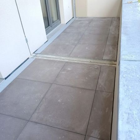 Impressionen - Wohnanlage Steinfliesen