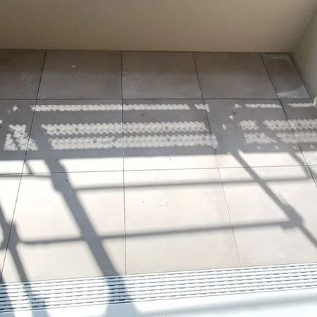 Impressionen - Wohnanlage Steinfliesen