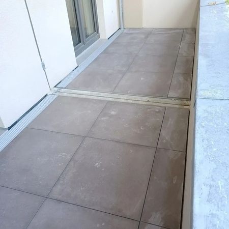 Impressionen - Wohnanlage Steinfliesen