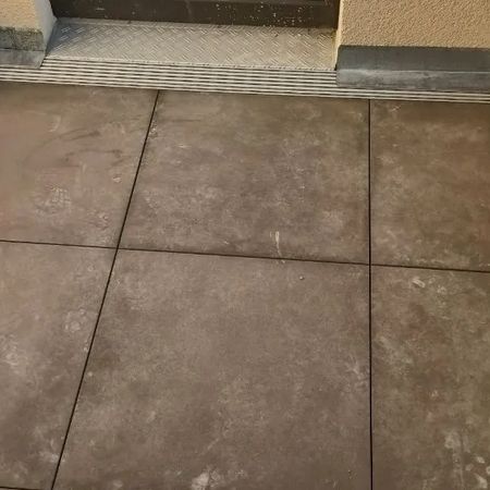 Impressionen - Wohnanlage Steinfliesen