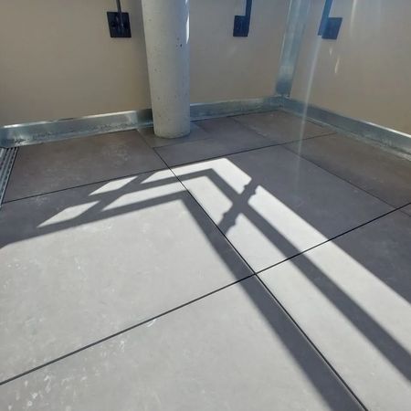 Impressionen - Wohnanlage Steinfliesen